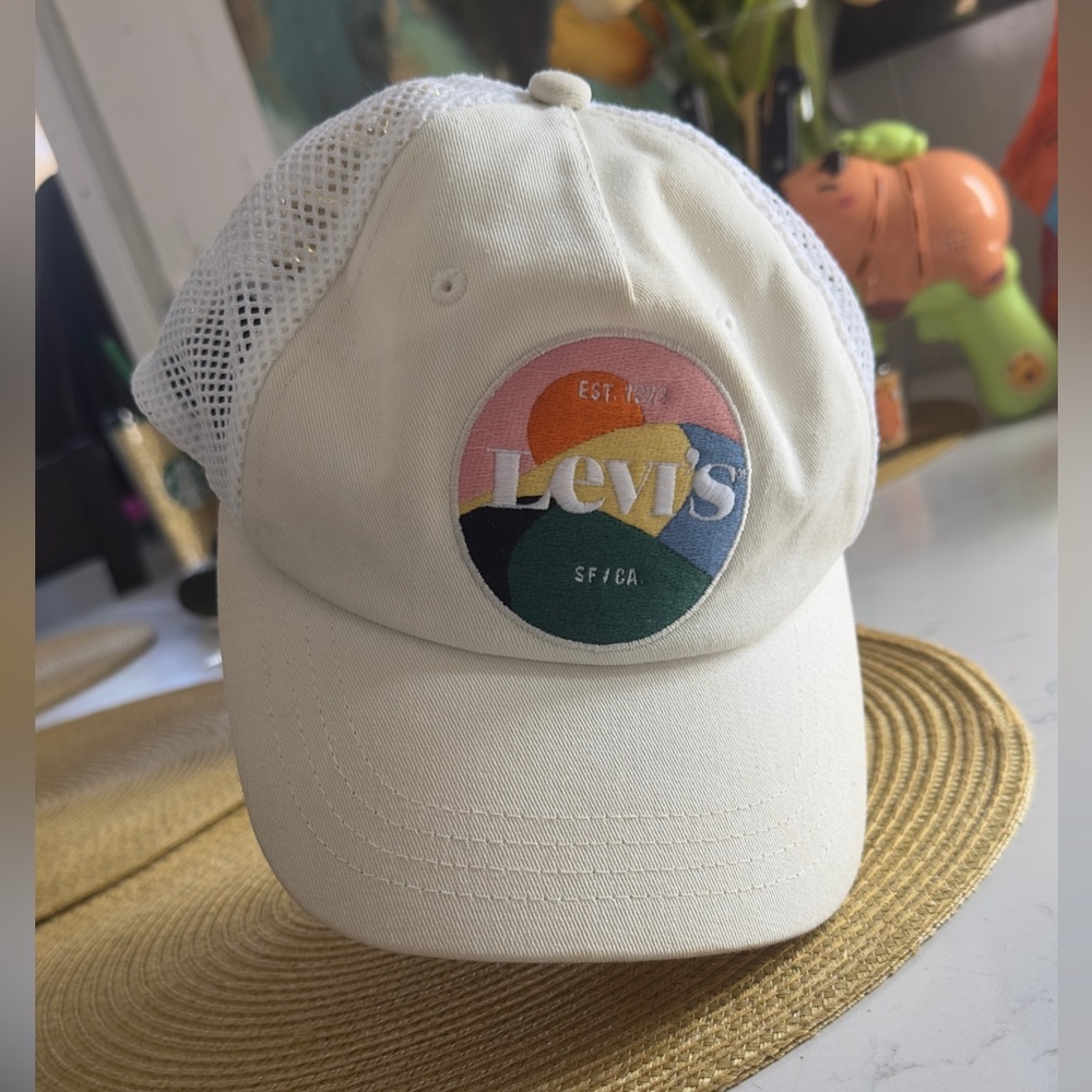 Levi's Cream & White Trucker Hat with Rainbow Patch - Picture 4 of 4